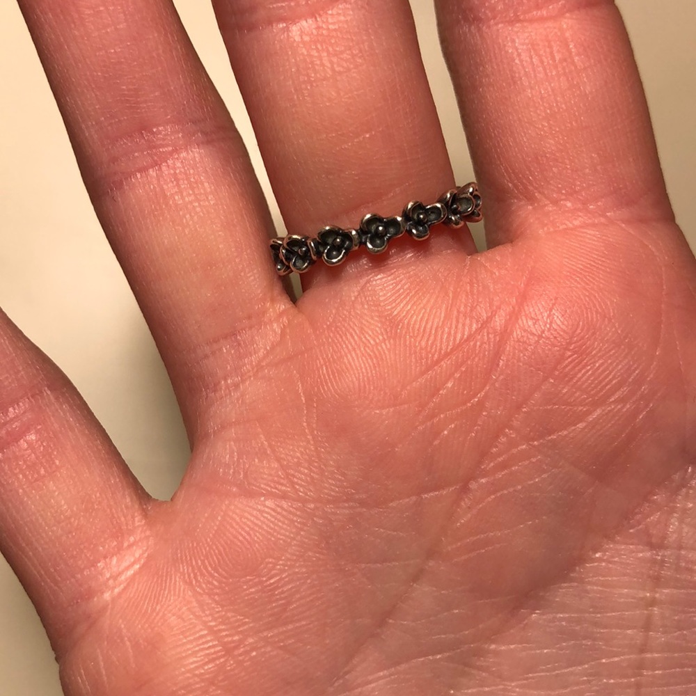 Pandora Flower Ring - Picture 3 of 5